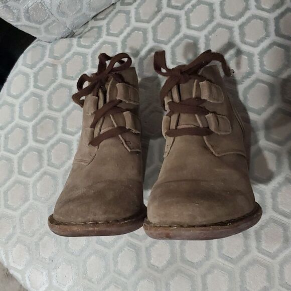 Clarks Tan Suede Heeled Ankle Boots - Picture 11 of 12